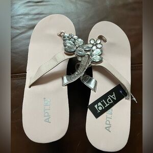 NWT Apt. 9 Rhinestones Wedge Sandals Sz L